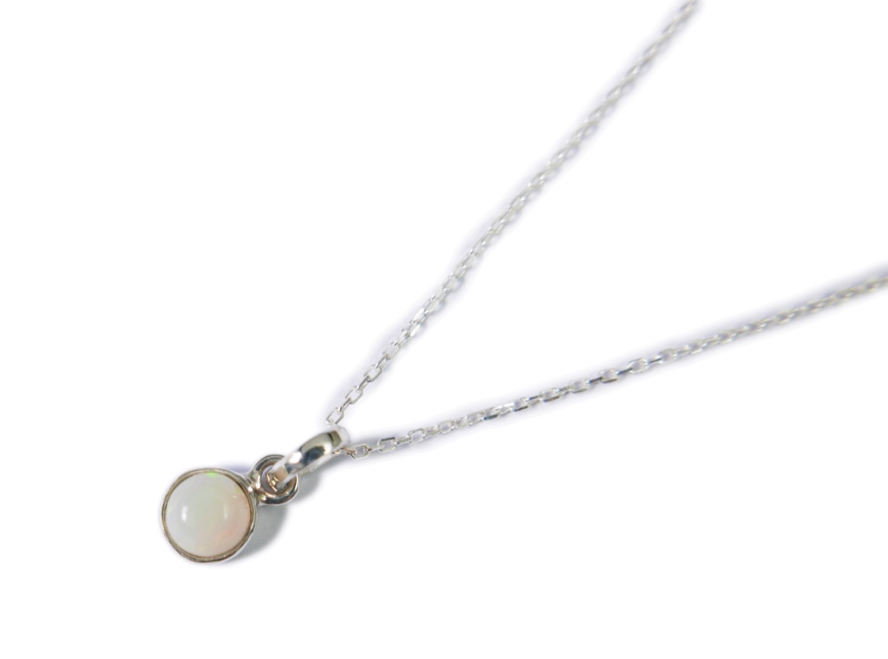 ✼プラチナ加工✼ オパール/6mm/10月誕生石༺バリ島の僧侶の祈祷＆浄化❥ヒーリングネックレス༻誕生日ギフト/出産祝い