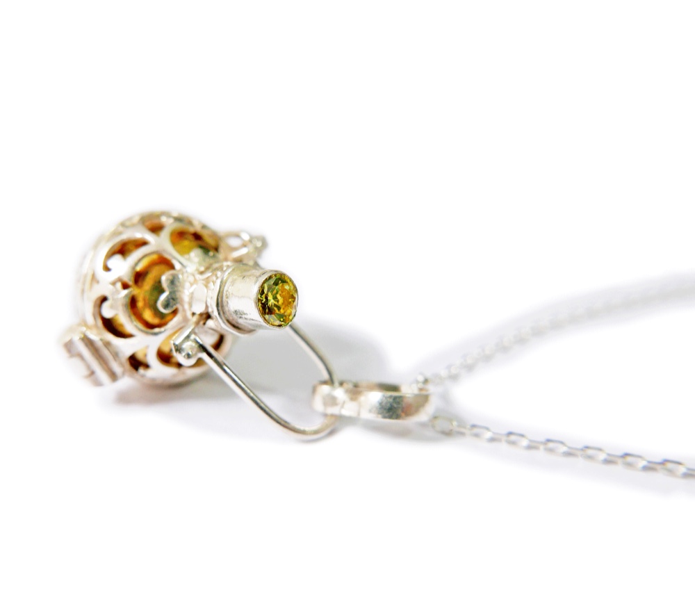 ・✼シトリンのガムランボール✼・11月誕生石/シルバー༺揺らすとシャラン♪癒しの音色が響く♪•*•ヒーリングネックレス༻