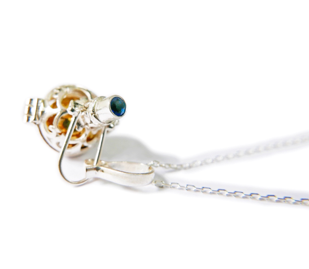 ✼プラチナ加工✼ブルーサファイアのガムランボール/9月誕生石༺揺らすとシャラン♪癒しの音色♪•*•ヒーリングネックレス༻