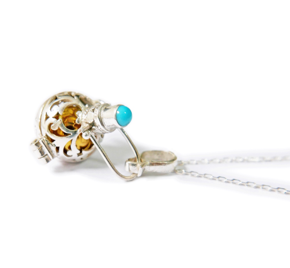 ✼プラチナ加工✼ターコイズのガムランボール/12月誕生石༺揺らすとシャラン♪癒しの音色が響く•*•ヒーリングネックレス༻