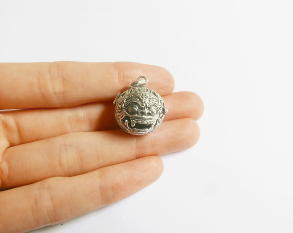 ★免費送貨 [Silver925] 銀療癒項鍊（拉長石），可以讓您取出巴厘島神「巴龍」的內部 第4張的照片