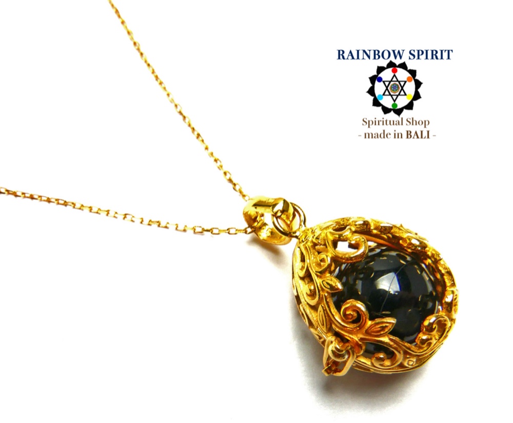 ✼純金加工✼オニキスのネックレス༺ぱかりと開けられる•*•エレガントな卵型༻天然石アクセサリー/誕生日プレゼント/人気