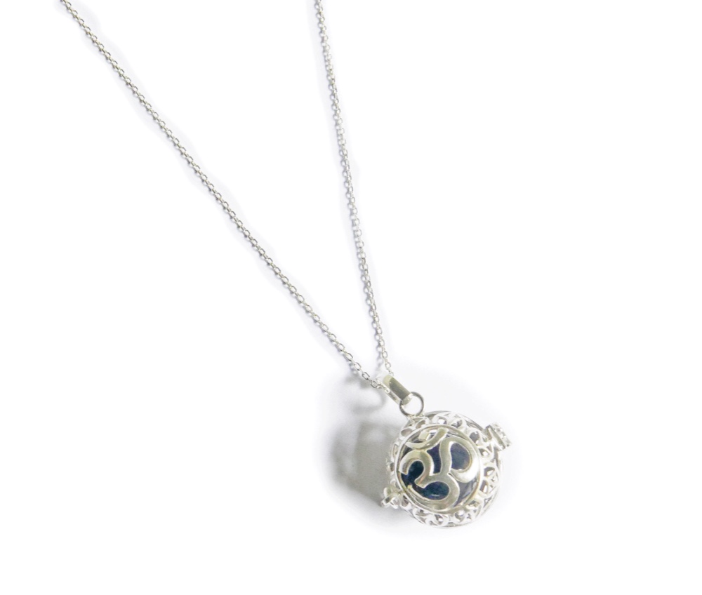 ✼シルバー925✼アメジストのネックレス ༺ぱかりと開けられる•*•宇宙と繋げるOM・バリ島の神様༻天然石アクセサリー