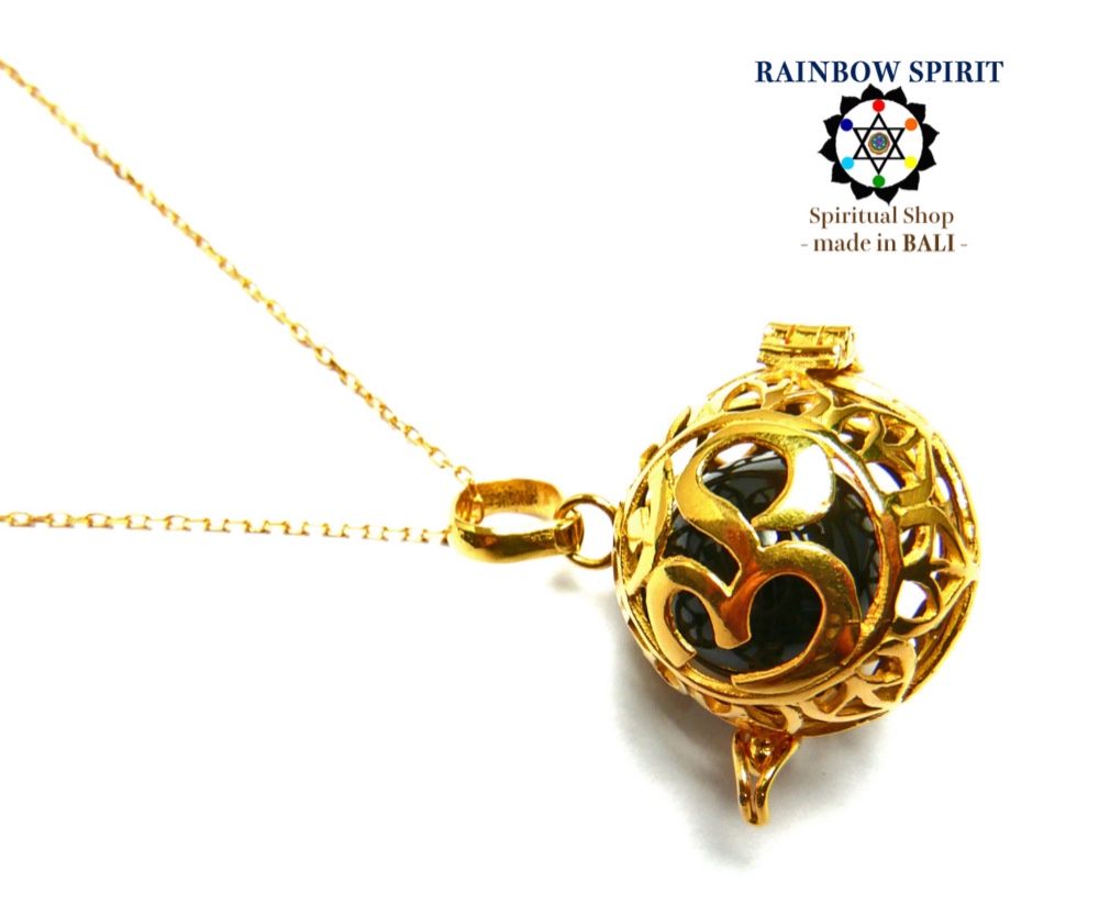 ✼純金加工✼オニキスのネックレス ༺ぱかりと開けられる•*•宇宙と繋げるOM・バリ島の神様༻天然石アクセサリー/人気ペア