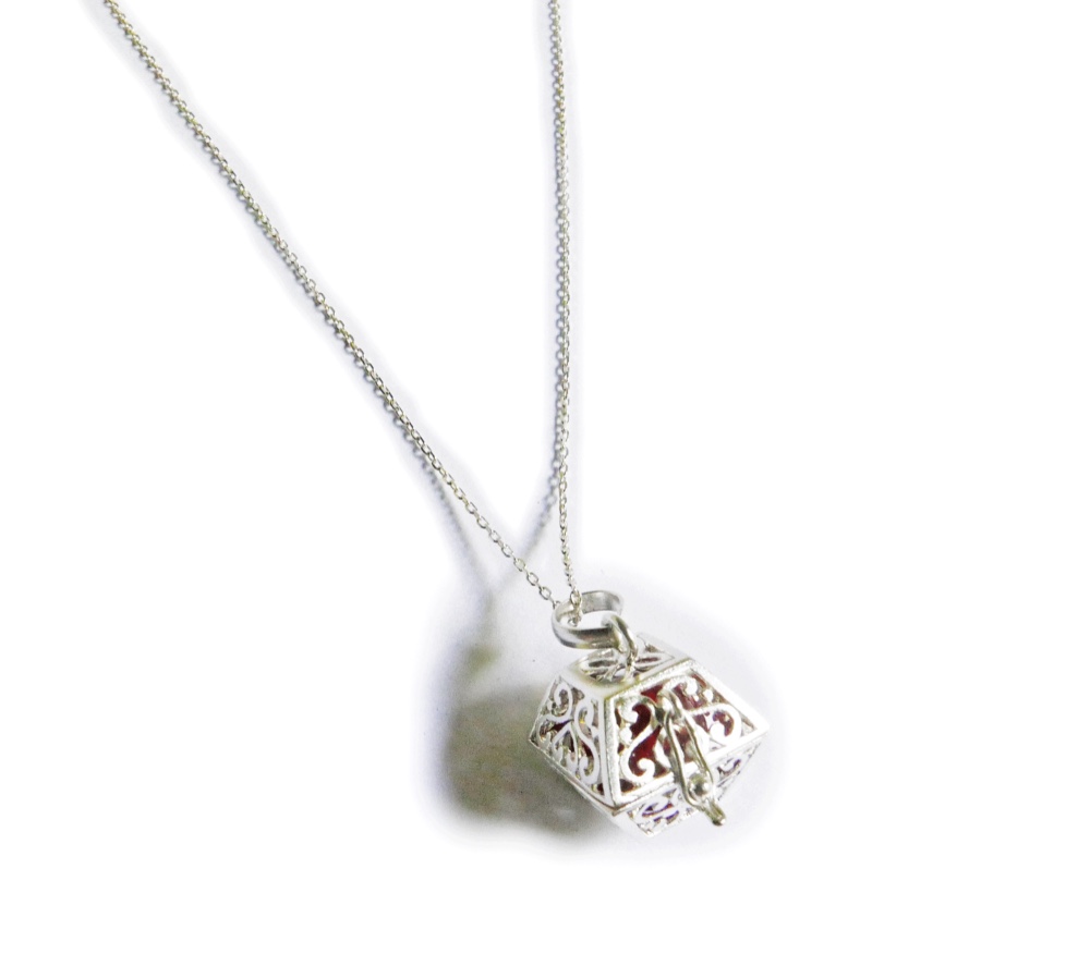 ✼プラチナ加工✼༺ぱかりと開けられる•*•ジャスパーのネックレス༻ハート模様スクエア型/天然石アクセサリー/プレゼント