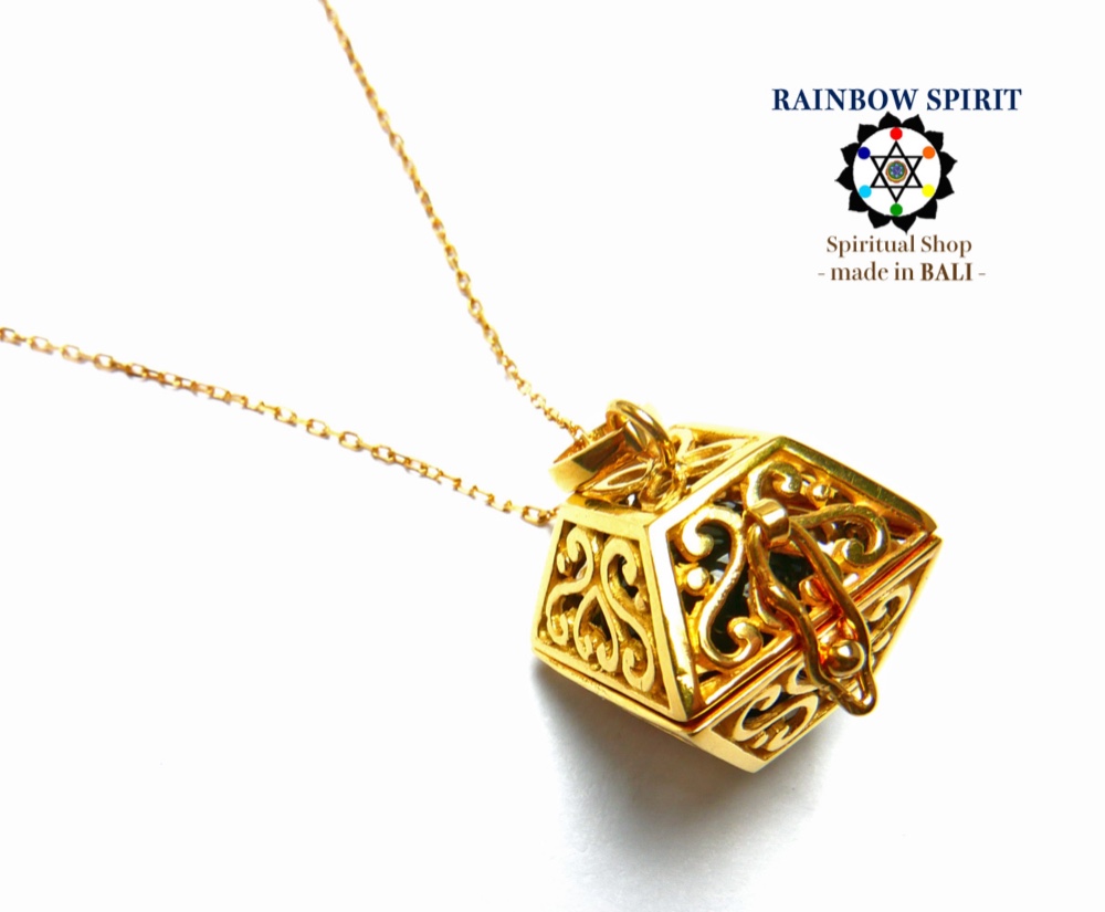 ✼純金加工✼༺ぱかりと開けられる•*•オニキスのネックレス༻ハート模様スクエア型/天然石アクセサリー/誕生日プレゼント