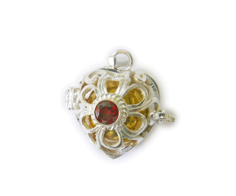［プラチナ加工］ガーネットのガムランボール(ハート型／シンデレラ)★癒しの音色のするヒーリングペンダント★