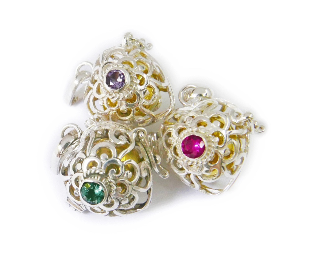 ［プラチナ加工］ルビー＆アメジスト＆エメラルドガムランボール３つセット(ハート型／ラプンツェル)★ヒーリングペンダント★