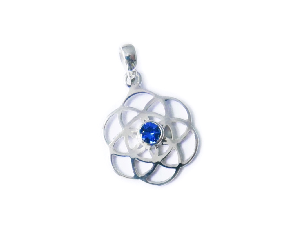 〔プラチナ加工〕ブルーサファイア・神聖幾何学/シードオブライフのペンダント✼༺魂と調和・瞑想•*•ヒーリングエネルギー༻