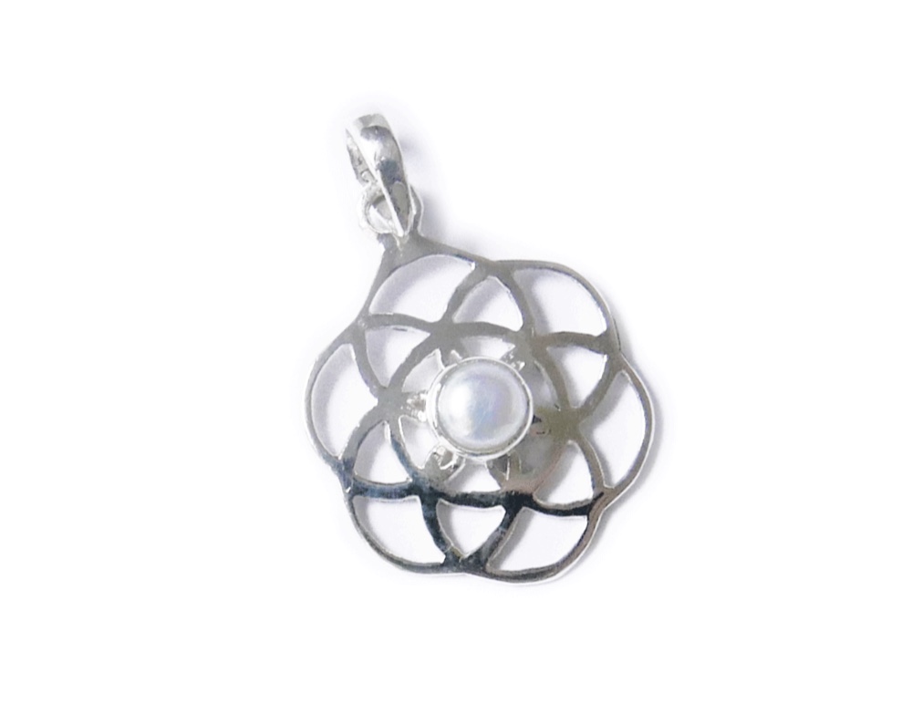 〔プラチナ加工〕真珠パール・神聖幾何学模様/シードオブライフのペンダント✼༺魂と調和、目醒め•*•ヒーリングエネルギー༻