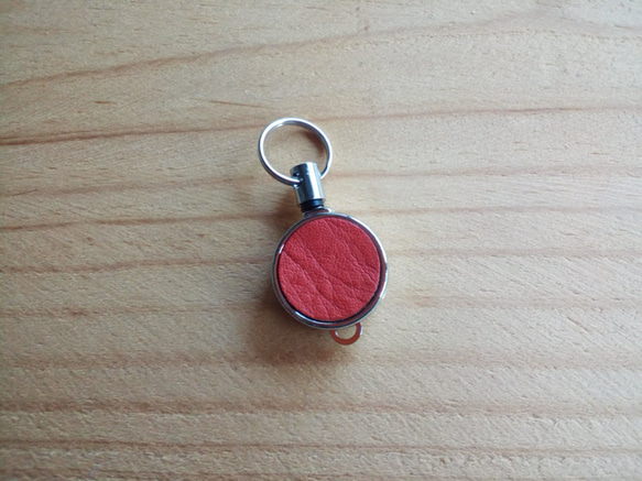 皮革捲軸鑰匙圈（可選擇皮革顏色！免費姓名縮寫。僅限捲軸類型） 第2張的照片