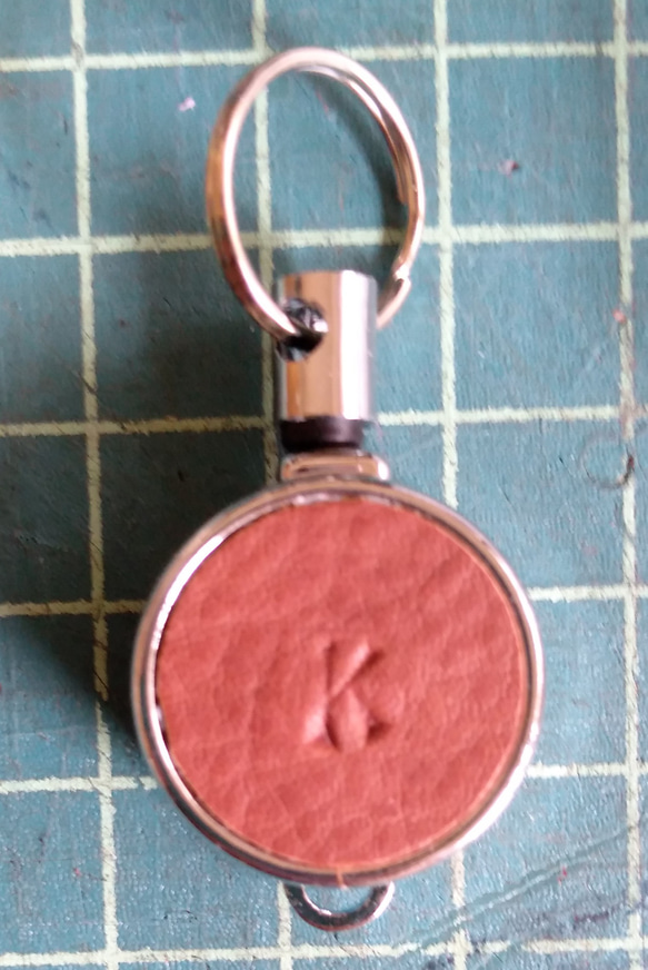 皮革捲軸鑰匙圈（可選擇皮革顏色！免費姓名縮寫。僅限捲軸類型） 第7張的照片