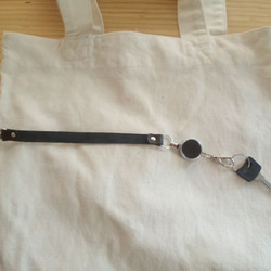 皮革鑰匙扣（帶可伸縮的捲線器和皮帶）＃黑色皮革【訂購生產】 第2張的照片