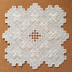 受注制作】北欧ハーダンガー刺繍 テーブルリネン ハンドメイド