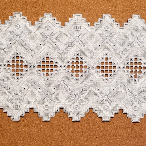 受注制作】北欧ハーダンガー刺繍 テーブルリネン 手刺繍