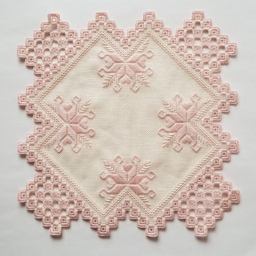 北欧ハーダンガー刺繍 テーブルリネン 手刺繍 ドイリー