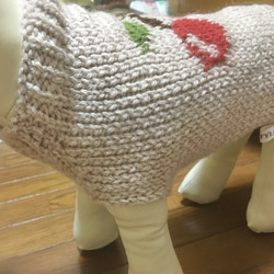 [手編み] さくらんぼのセーター（小型犬・猫用/胴回り33）【オーダー可】 3枚目の画像