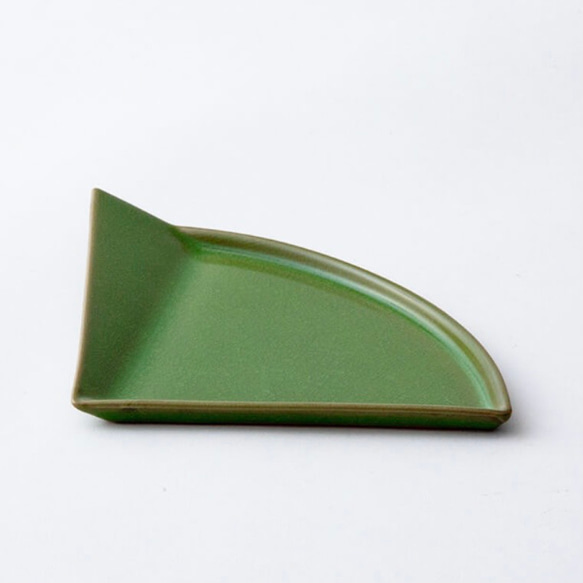 三角取り皿(緑) 1枚目の画像