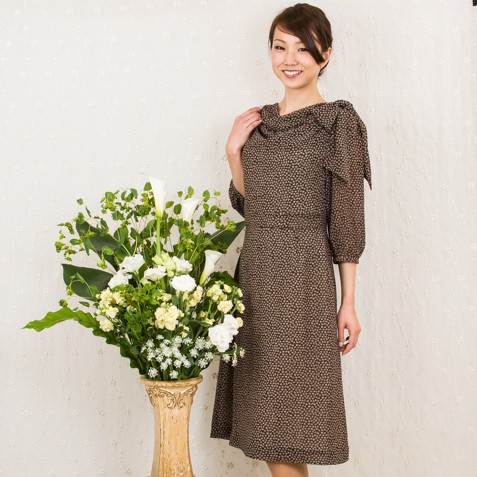 エレガントドレープワンピース　ドレス　ブラウン