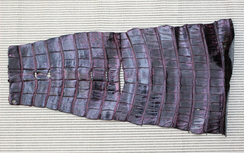 ポロサス（スモール）クロコダイル革 端切れ　（高級皮革）No.Wine002