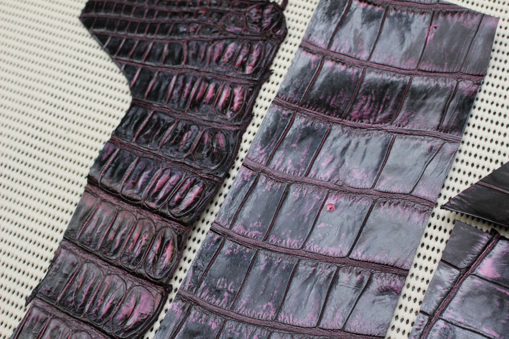 ポロサス（スモール）クロコダイル革 端切れ　（高級皮革）No.Wine003