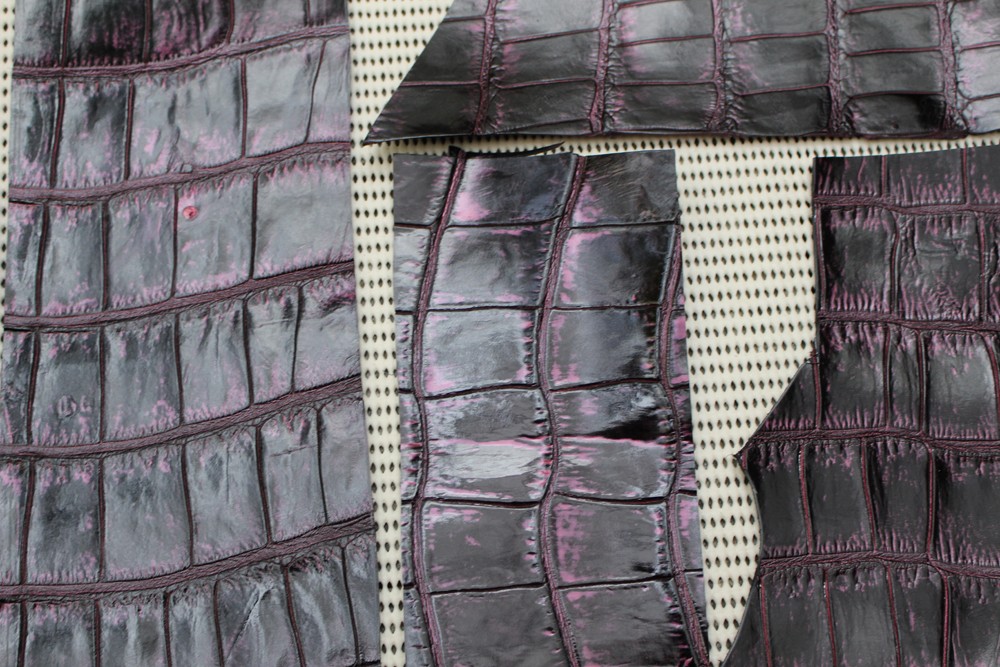 ポロサス（スモール）クロコダイル革 端切れ　（高級皮革）No.Wine003