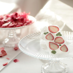 【全機種対応】妖精の苺の氷菓子　スマホケース 4枚目の画像