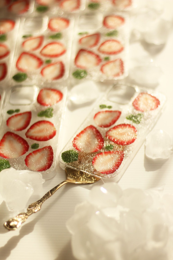 【全機種対応】妖精の苺の氷菓子　スマホケース 10枚目の画像