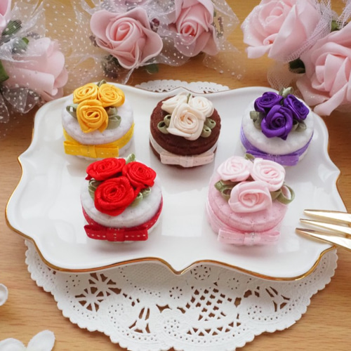 マグネット入りフェルトケーキ【ハンドメイド】