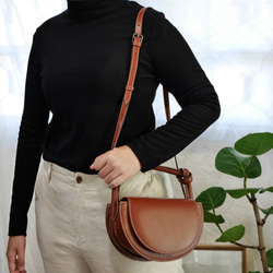 Eve Flap Bag in Espresso Brown Nappa Leather 3枚目の画像