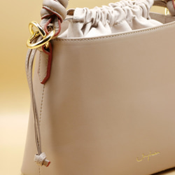 Fuji Bucket Bag in Taupe Nappa Leather 8枚目の画像