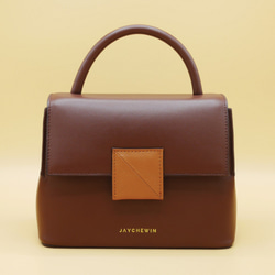 Cable Handbag in Walnut Brown Nappa Leather 2枚目の画像