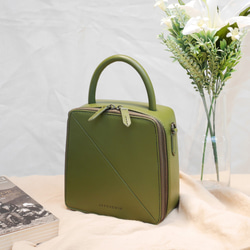 Butter Cross-body Bag in Olive Green Nappa Leather 1枚目の画像