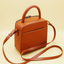 Butter Cross-body Bag in Cinnamon Brown Nappa Leather 5枚目の画像