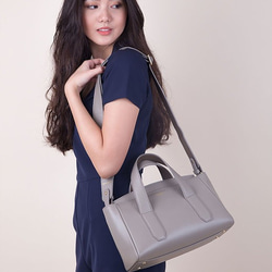 Monique J-Flap Handbag in Taupe Cowhide 6枚目の画像