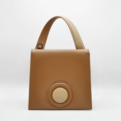 Hello Handbag in Latte Brown Nappa Leather 2枚目の画像