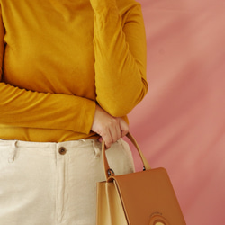 Hello Handbag in Latte Brown Nappa Leather 8枚目の画像
