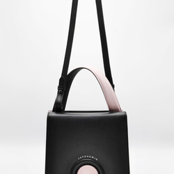 Hello Handbag in Blackpink Nappa Leather 8枚目の画像