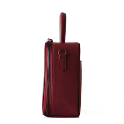Butter Cross-body Bag in Burgundy Red Nappa Leather 4枚目の画像