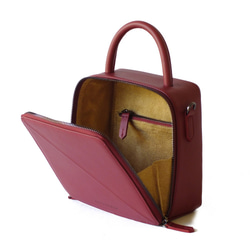 Butter Cross-body Bag in Burgundy Red Nappa Leather 6枚目の画像