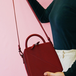 Butter Cross-body Bag in Burgundy Red Nappa Leather 9枚目の画像