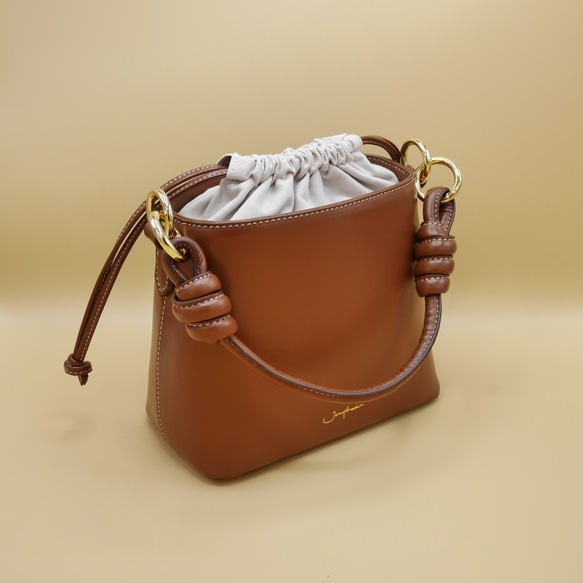 Fuji Bucket Bag in Espresso Brown Nappa Leather 3枚目の画像