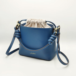 Fuji Bucket Bag in Pacific Blue Nappa Leather 4枚目の画像