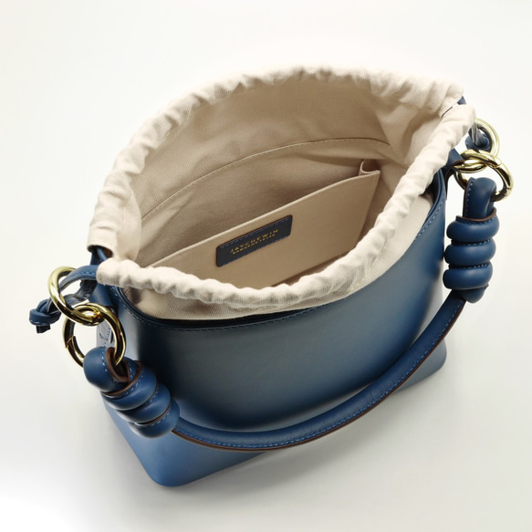 Fuji Bucket Bag in Pacific Blue Nappa Leather 6枚目の画像
