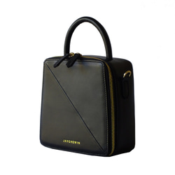 Butter Cross-body Bag in Black Nappa Leather 2枚目の画像