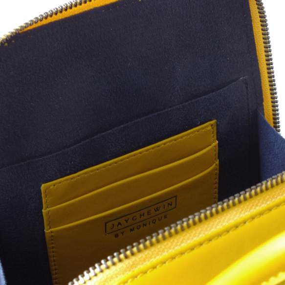 Butter Cross-body Bag in Mustard Yellow Nappa Leather 9枚目の画像