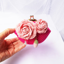 バラのがま口　レース編み　ベビーピンク　エレガント　スワロフスキ‐　バラ好きな方向け　プレゼントに最適　コロンコロン 9枚目の画像