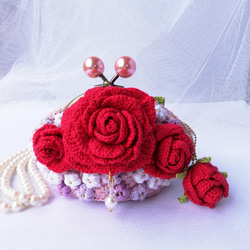 赤いバラ　がま口　ピンクパール玉　スワロフスキー　 エレガント　かわいい　小花 2枚目の画像