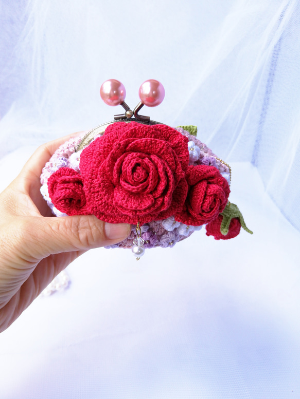 赤いバラ　がま口　ピンクパール玉　スワロフスキー　 エレガント　かわいい　小花 8枚目の画像