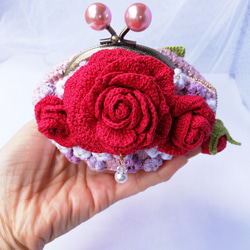 赤いバラ　がま口　ピンクパール玉　スワロフスキー　 エレガント　かわいい　小花 9枚目の画像
